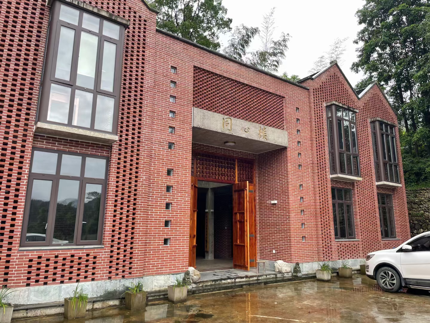 益陽市湘陶建筑材料有限公司,益陽實(shí)心燒結(jié)磚銷售,古建磚瓦銷售,文化磚哪里好